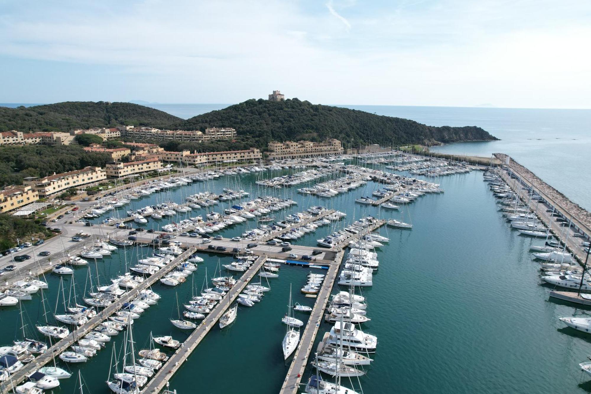 Holiday Homes Marina Apartments Punta Ala Exterior photo